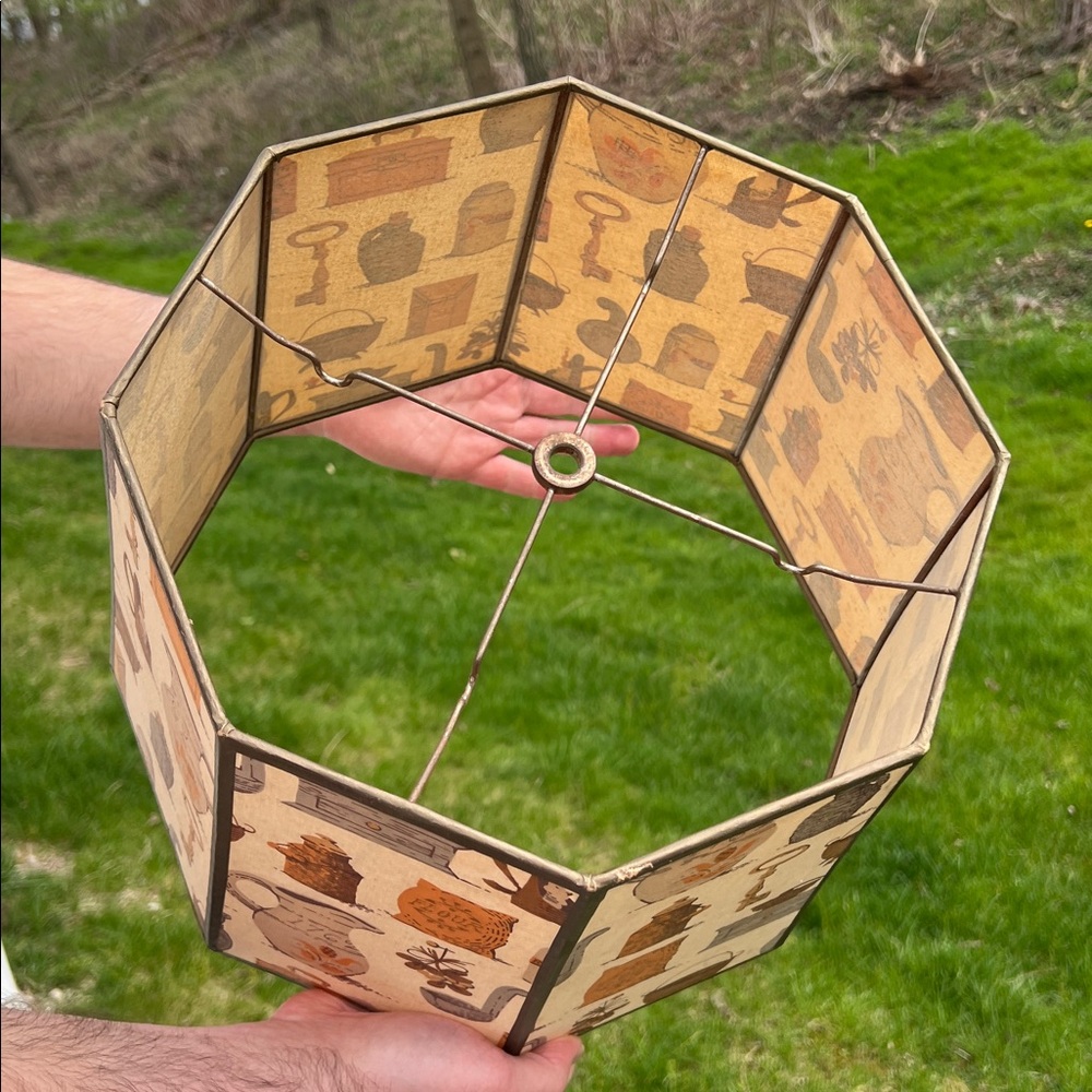 Vintage MCM Octagonal Early American Americana Colonial Style Fabric Lampshade - Picture 9 of 11